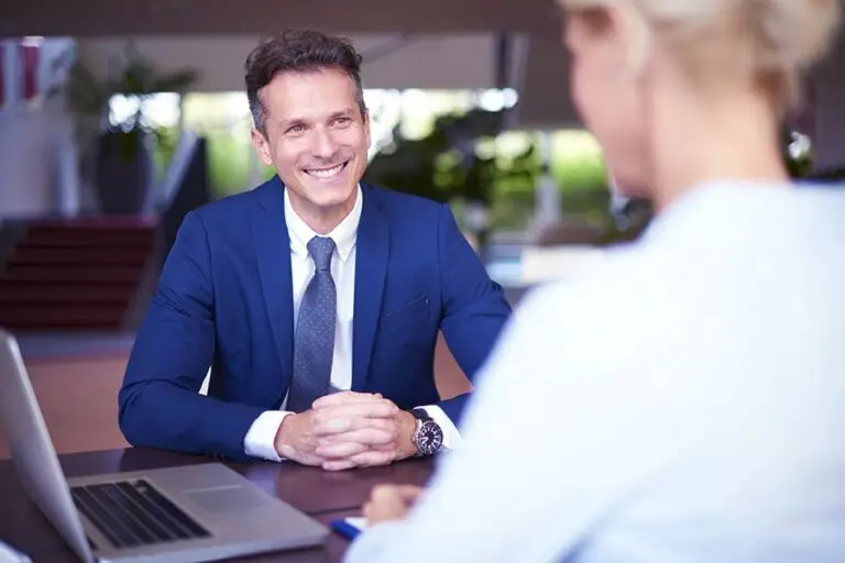 How do I choose a mortgage broker?